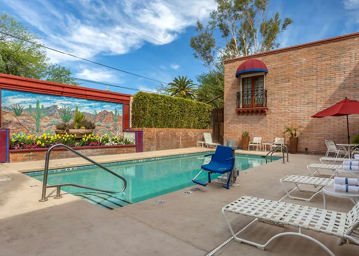 Comfort Near Sabino Canyon Hotel 4*
