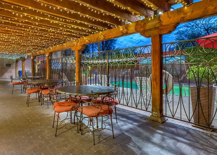 Comfort Near Sabino Canyon Hotel 4*