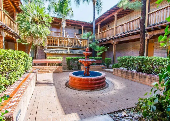 Hotel Comfort Near Sabino Canyon