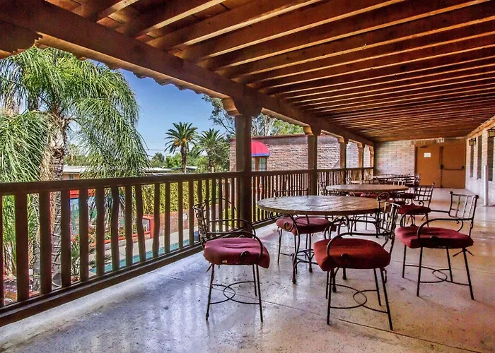 Comfort Near Sabino Canyon Hotel 4*