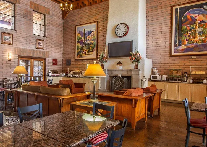 Comfort Near Sabino Canyon Hotel 4*