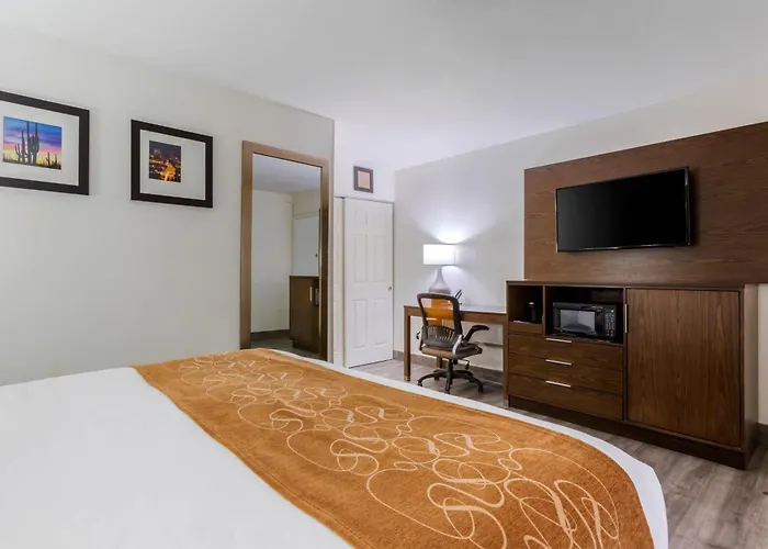 Comfort Near Sabino Canyon Hotel 4*
