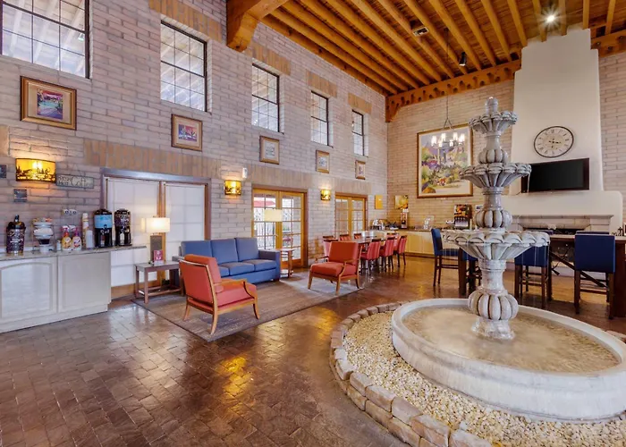 Comfort Near Sabino Canyon 4*