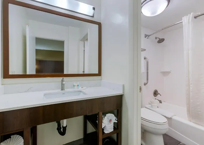 Comfort Near Sabino Canyon Hotel 4*