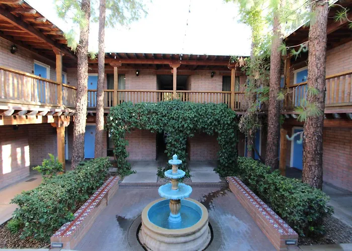 Comfort Near Sabino Canyon Hotel 4*